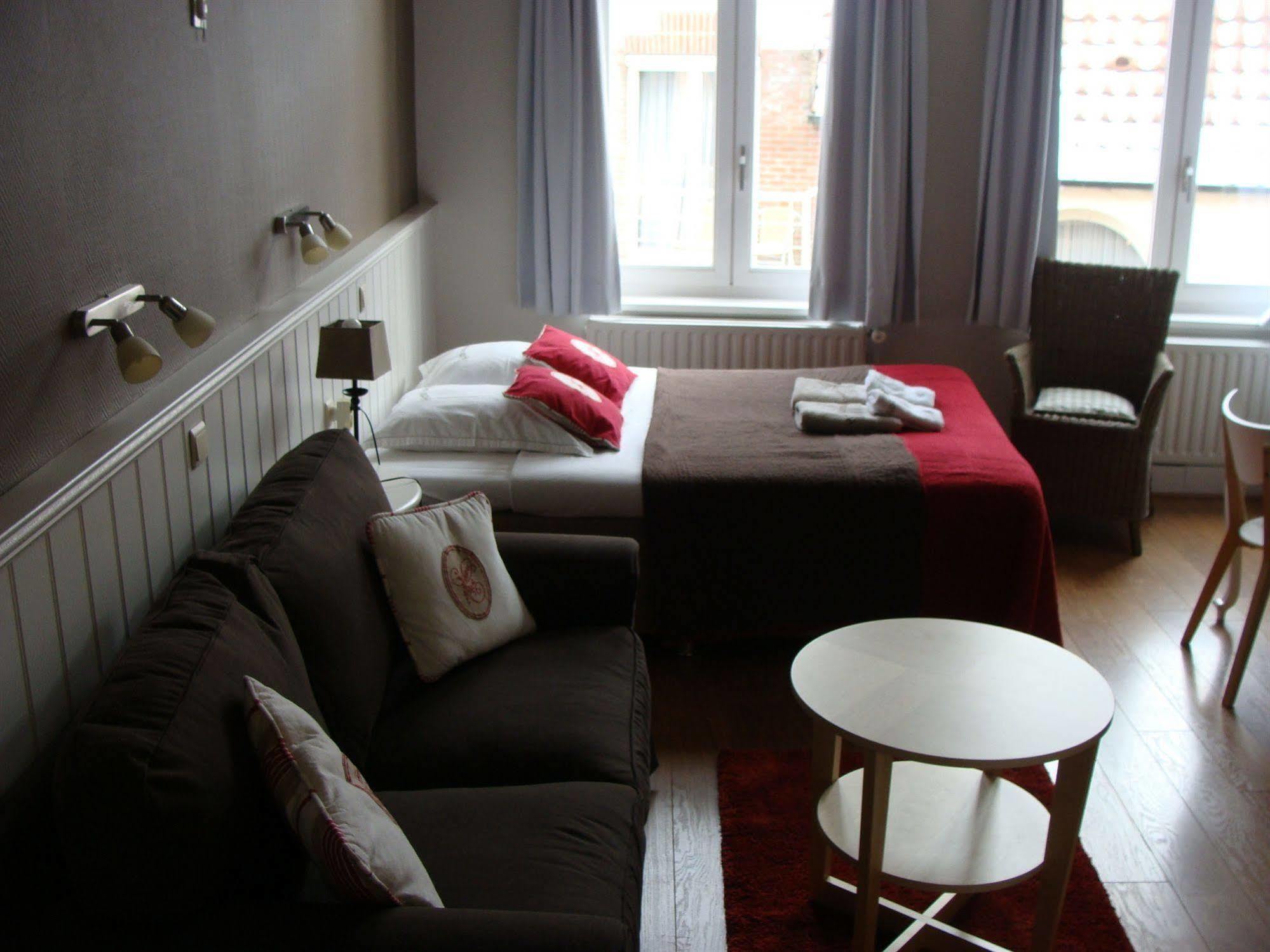 Leopold Hotel 2*
